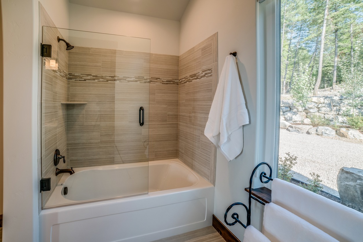 Shower & Tub Installation in Forestville
